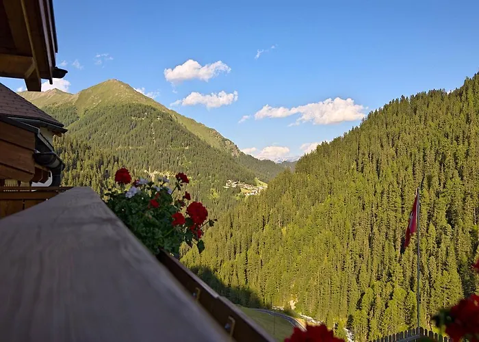 Chasa Vallaina Apartamento *