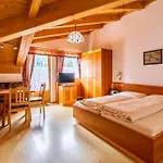 Chasa Vallaina Apartamento *