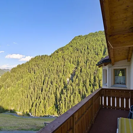 Chasa Vallaina Apartamento